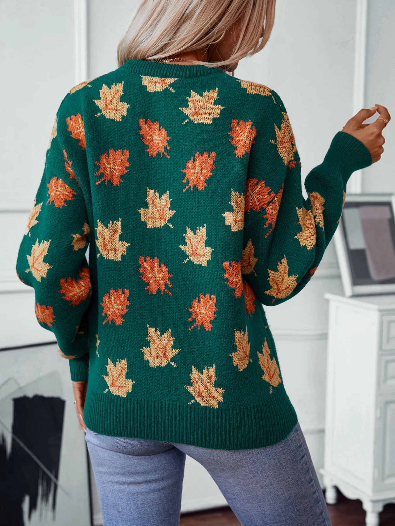 Chiara | Fall Maple Leaf Jacquard Pullover